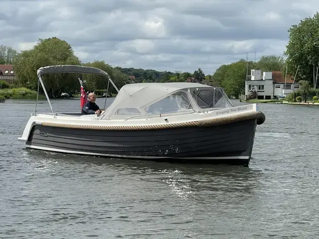 Interboat 820