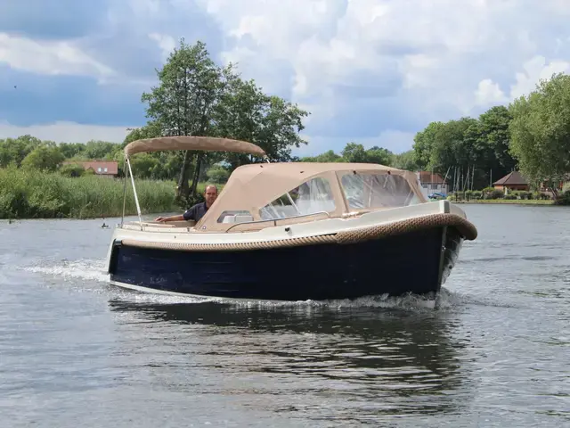 Interboat Intender 820