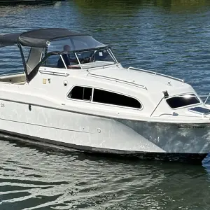 2017 Viking 24 Cockpit Cruiser