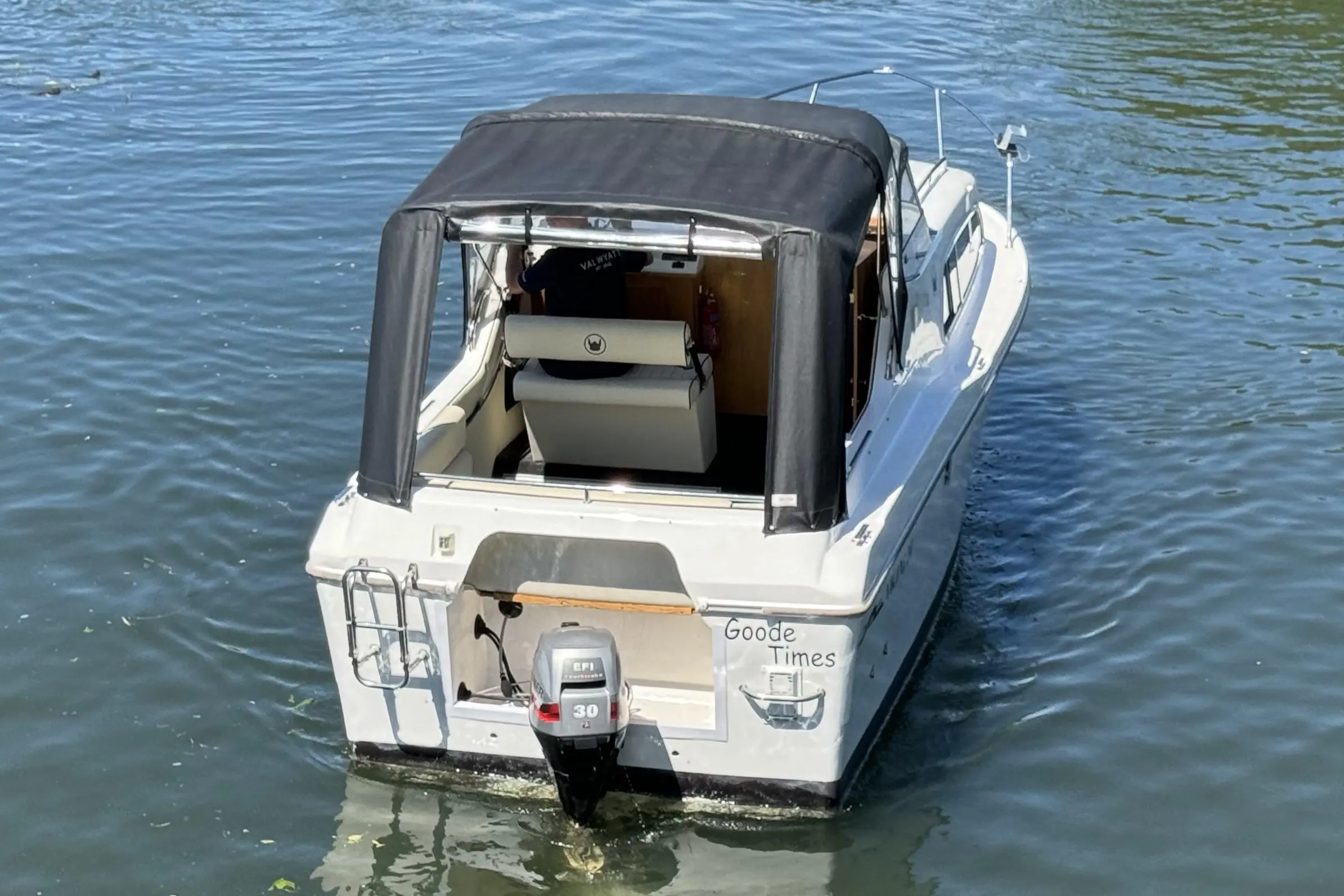 2017 Viking 24 cockpit cruiser