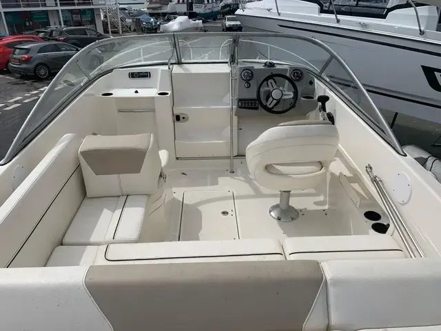 Bayliner 642 Overnighter