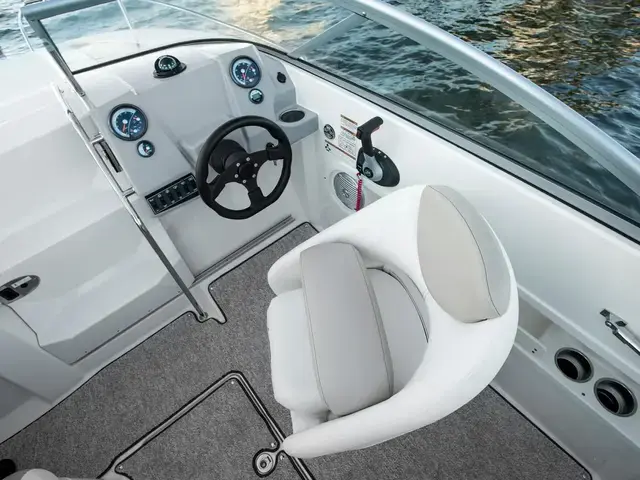 Bayliner 642 Overnighter