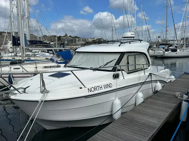 Beneteau Antares 8