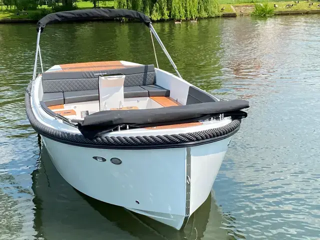 Corsiva 650 Tender