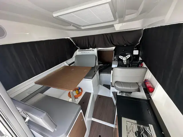 Beneteau Antares 8