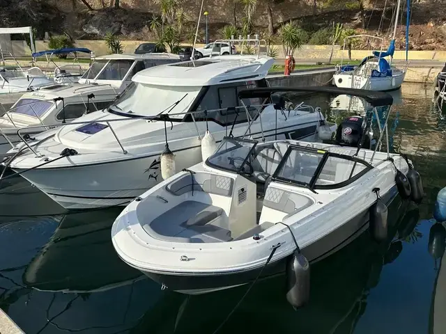 Bayliner Vr4