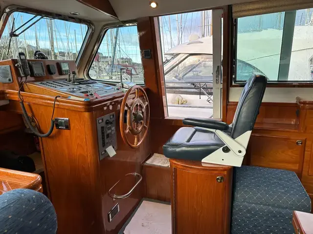 Aquastar Oceanranger 38 Aft Cabin