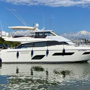 2021 Ferretti Yachts 550