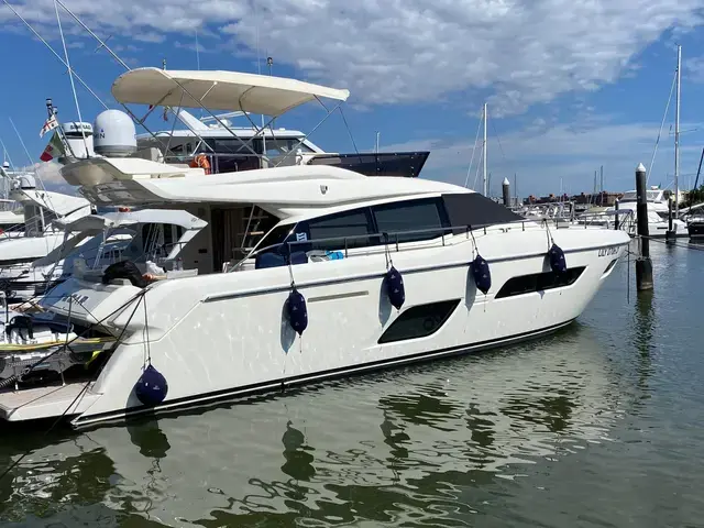 Ferretti Yachts 550