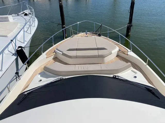 Ferretti Yachts 550