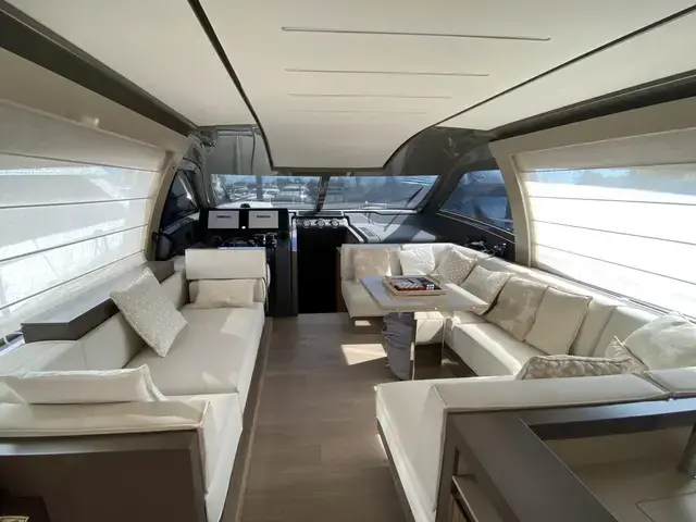 Ferretti Yachts 550