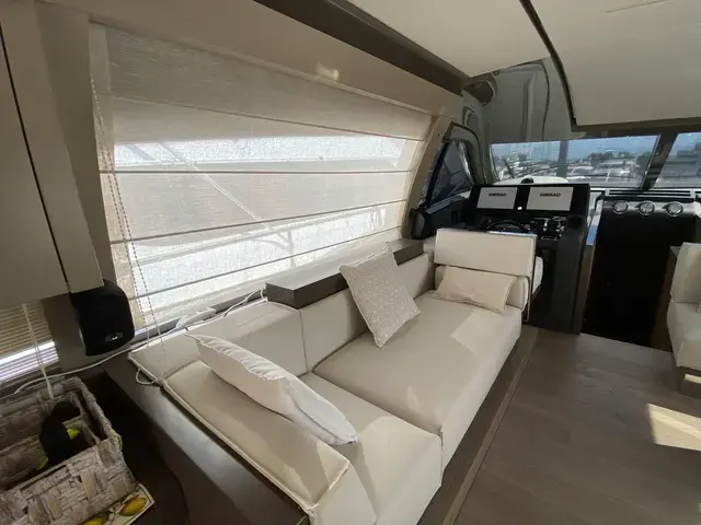 Ferretti Yachts 550