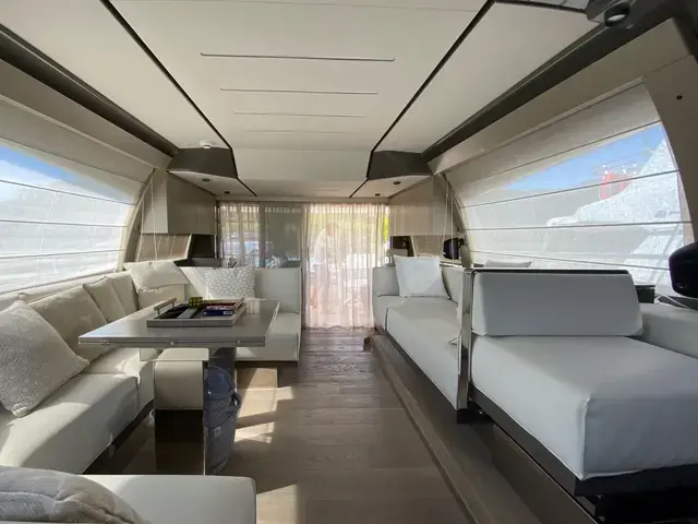 Ferretti Yachts 550