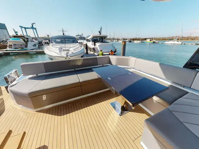 Sunseeker Sport Yacht 65