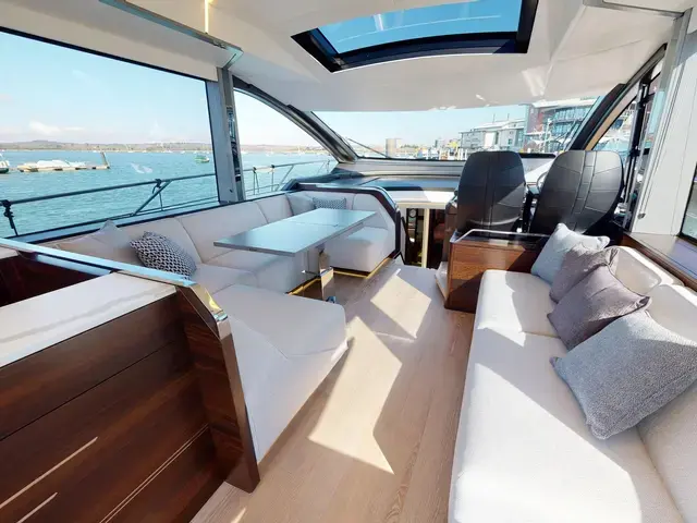 Sunseeker Sport Yacht 65