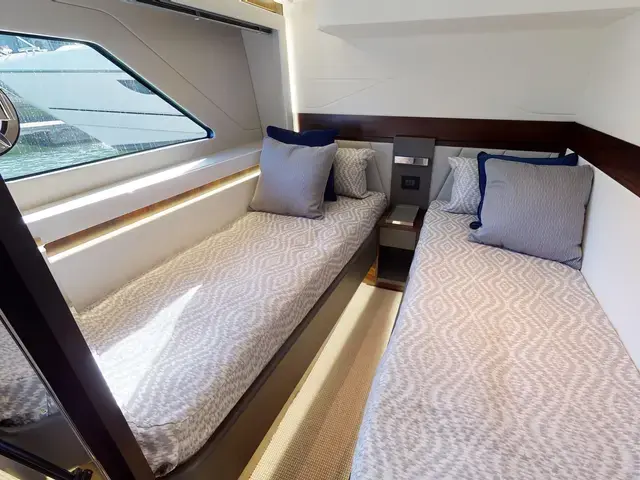 Sunseeker Sport Yacht 65