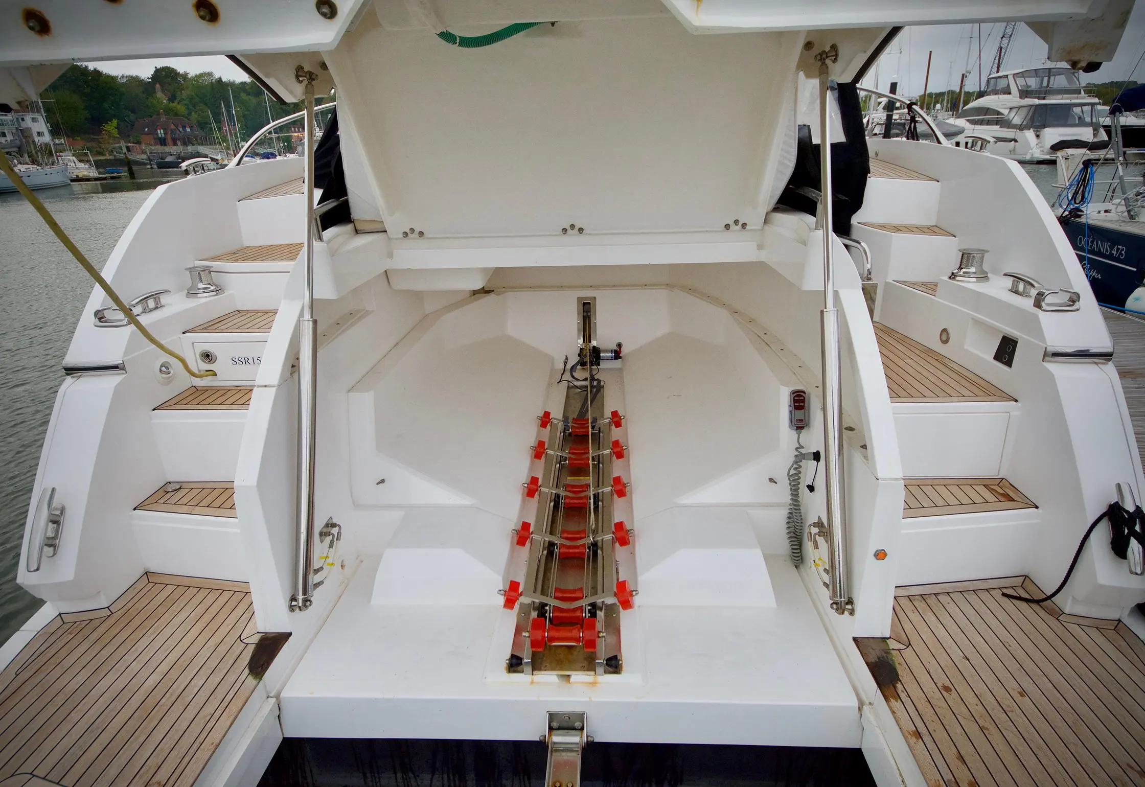 2014 Sunseeker san remo 485