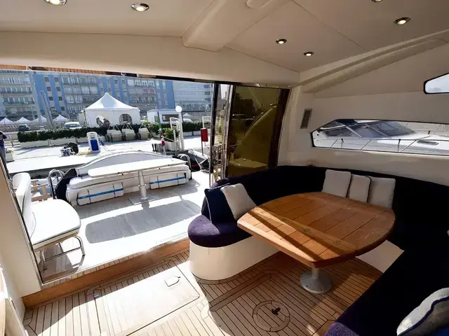 Sunseeker Predator 75