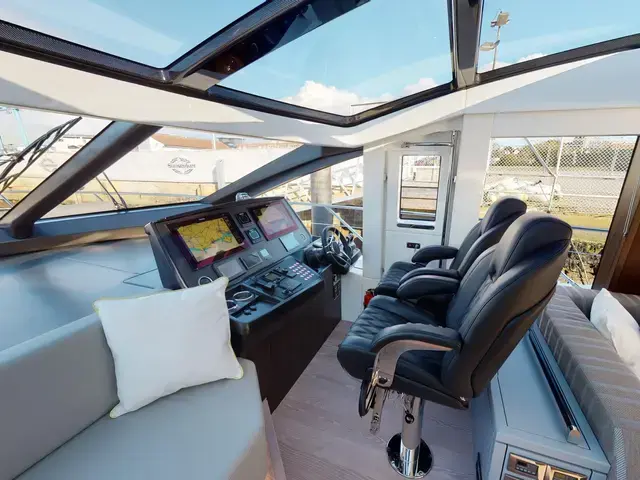 Sunseeker Predator 74 Xps