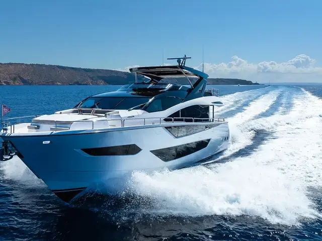 Sunseeker 88 Yacht