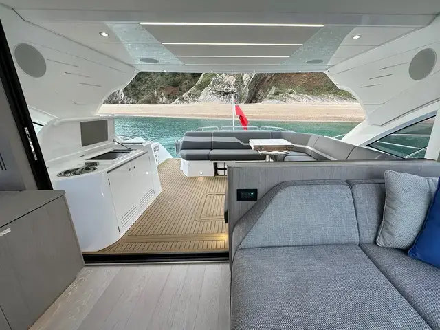 Sunseeker Predator 60 Evo