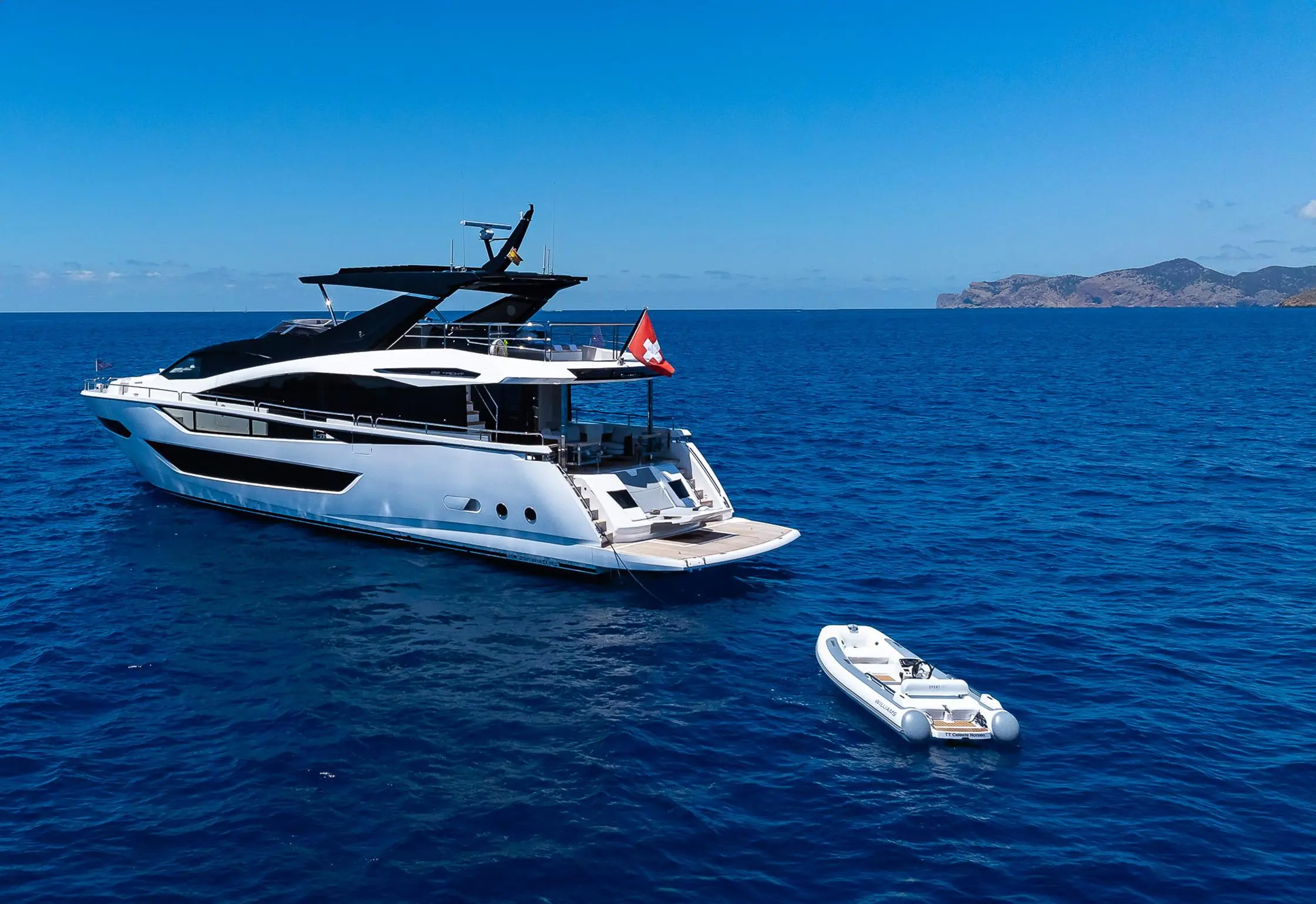 2023 Sunseeker 88m yacht