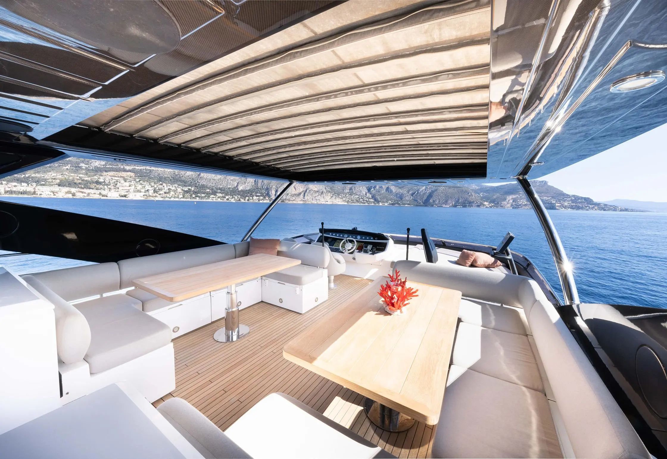 2013 Sunseeker yacht 28m