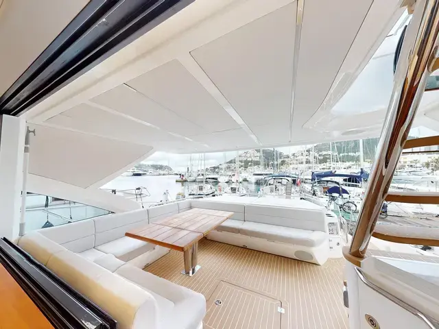 Sunseeker 68 Sport Yacht