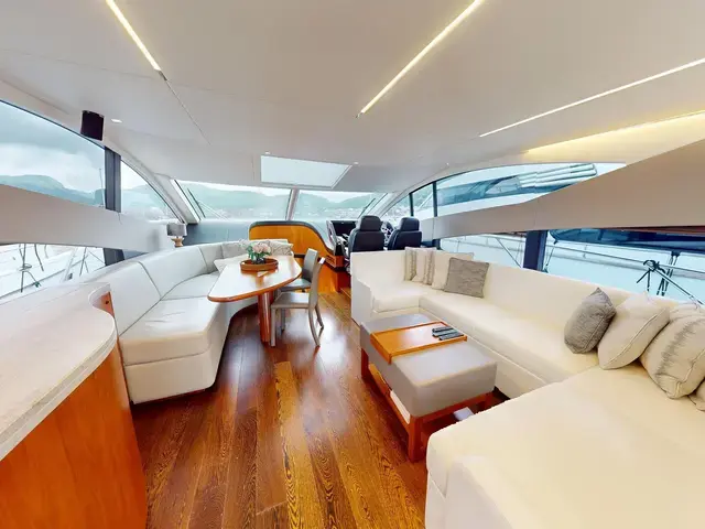 Sunseeker 68 Sport Yacht