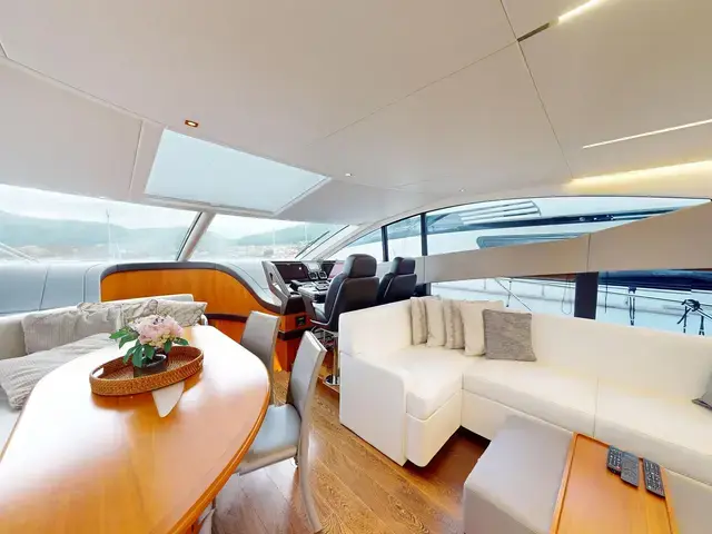 Sunseeker 68 Sport Yacht