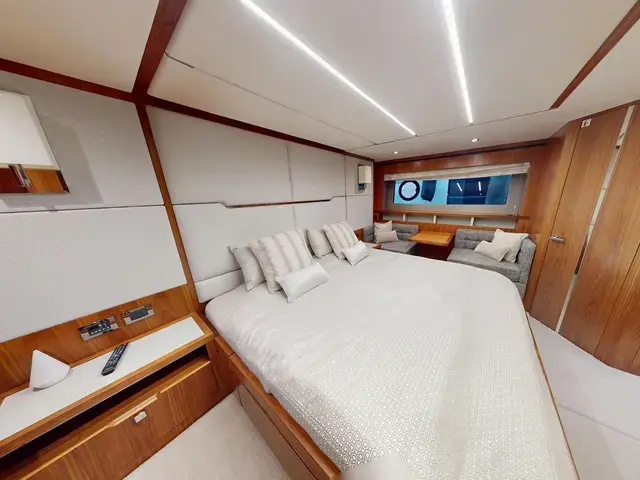 Sunseeker 68 Sport Yacht