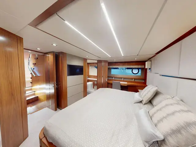 Sunseeker 68 Sport Yacht