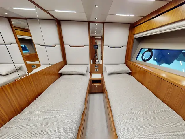 Sunseeker 68 Sport Yacht