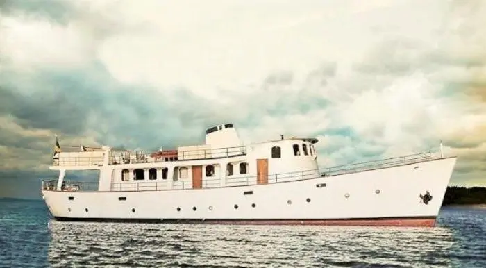 1962 Invader long range gentleman motor yacht