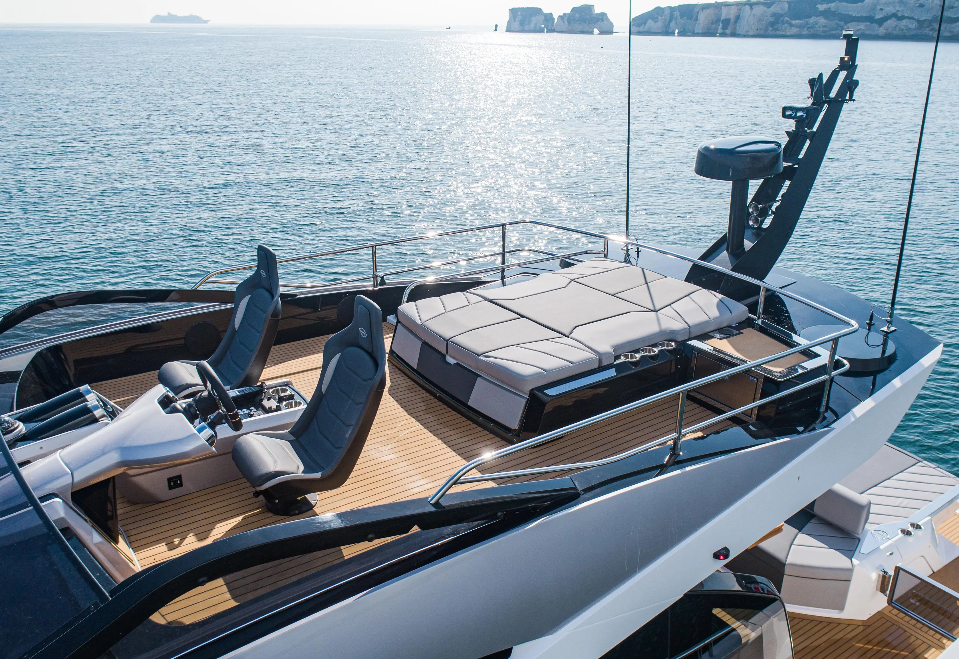 2021 Sunseeker sport yacht 65