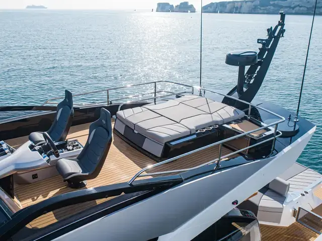 Sunseeker Sport Yacht 65