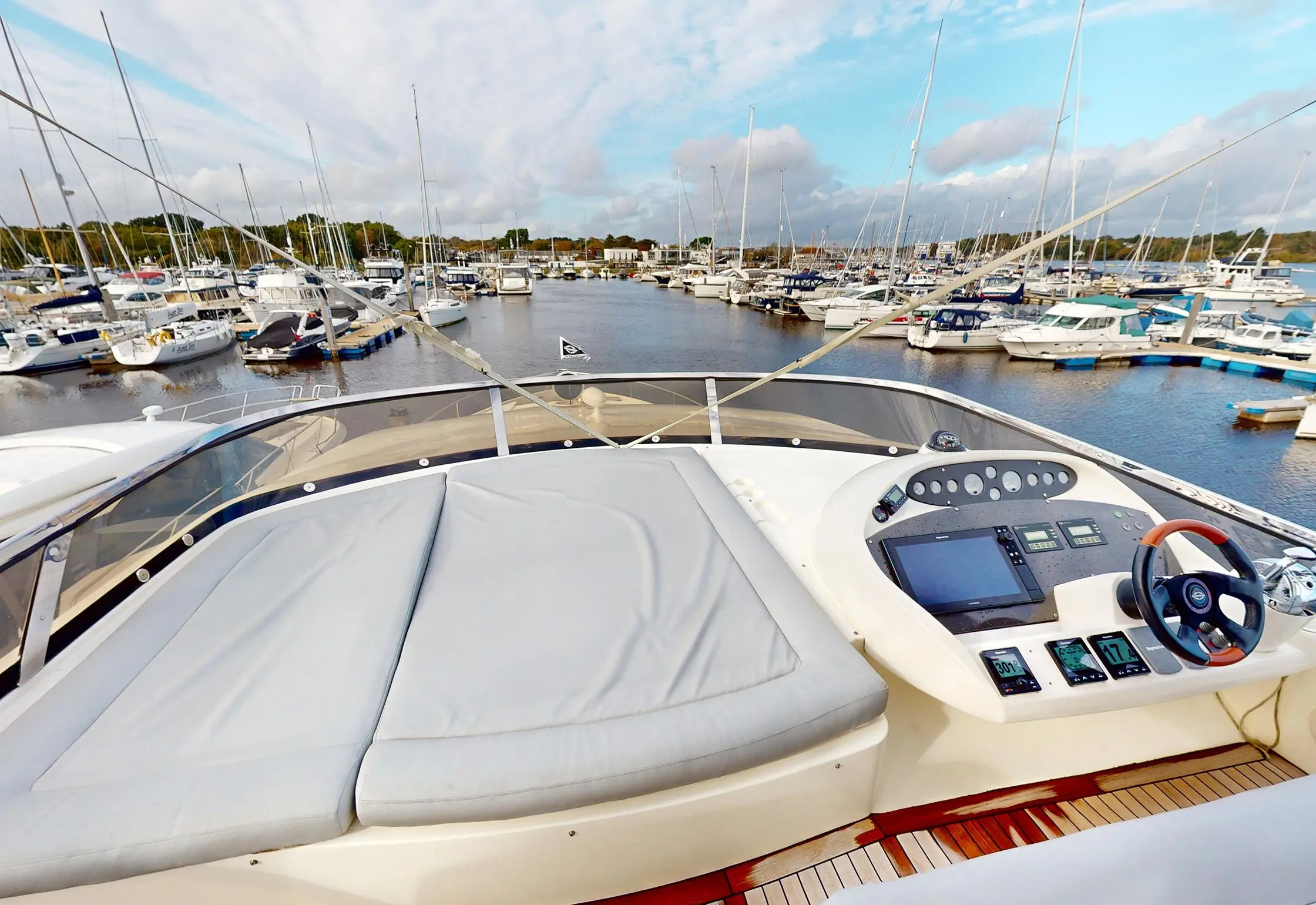 2005 Sunseeker 75 yacht