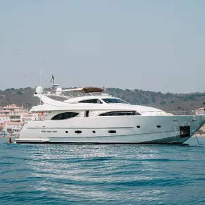 2004 Ferretti Yachts Custom Line 94