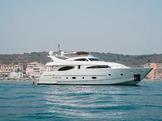 Ferretti Yachts Custom Line 94