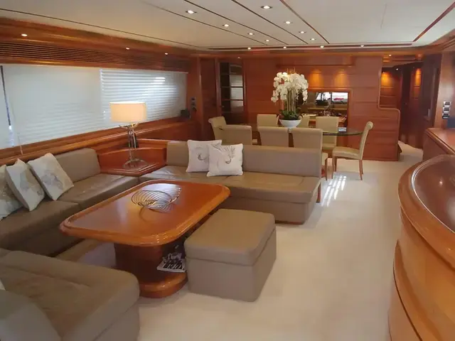 Ferretti Yachts Custom Line 94