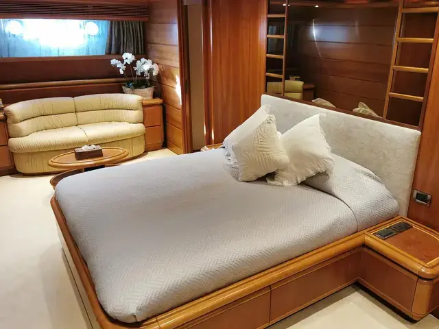 Ferretti Yachts Custom Line 94