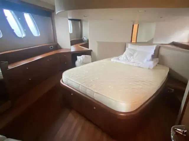 Sunseeker Predator 52