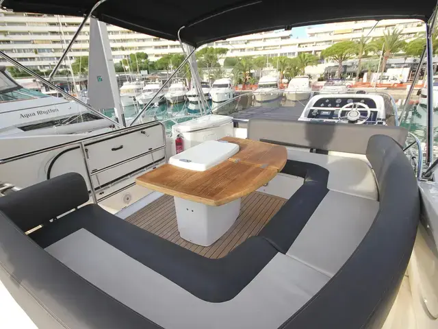 Sunseeker Manhattan 52