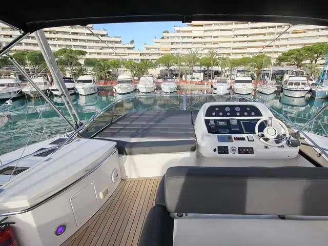 Sunseeker Manhattan 52