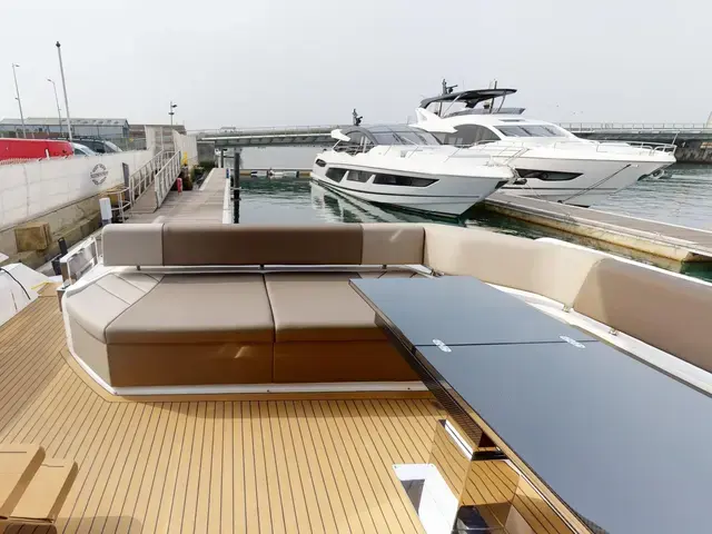 Sunseeker Sport Yacht 65