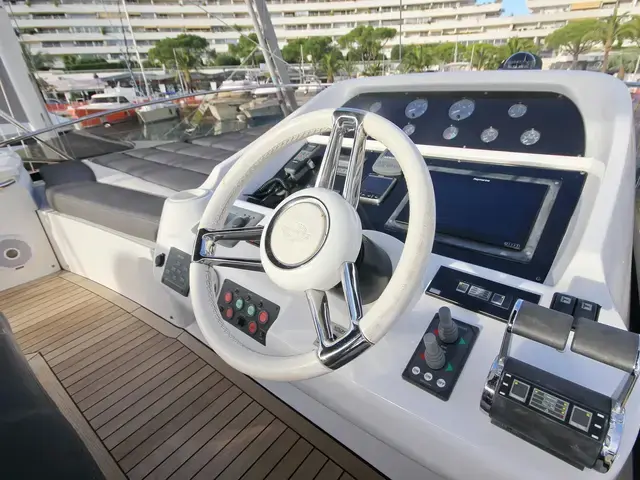 Sunseeker Manhattan 52