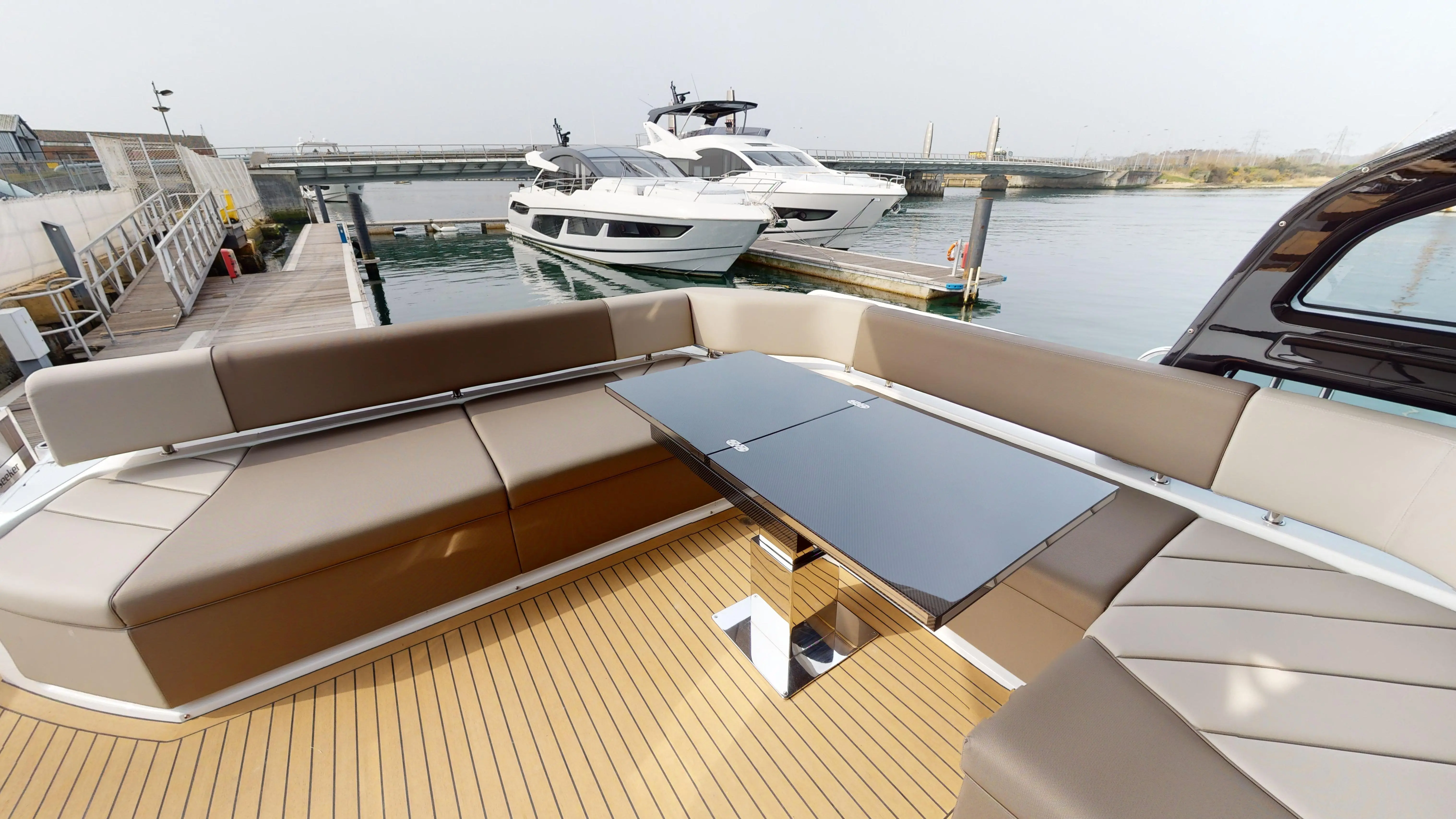 2022 Sunseeker sport yacht 65