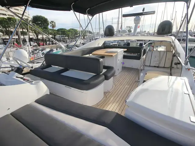 Sunseeker Manhattan 52