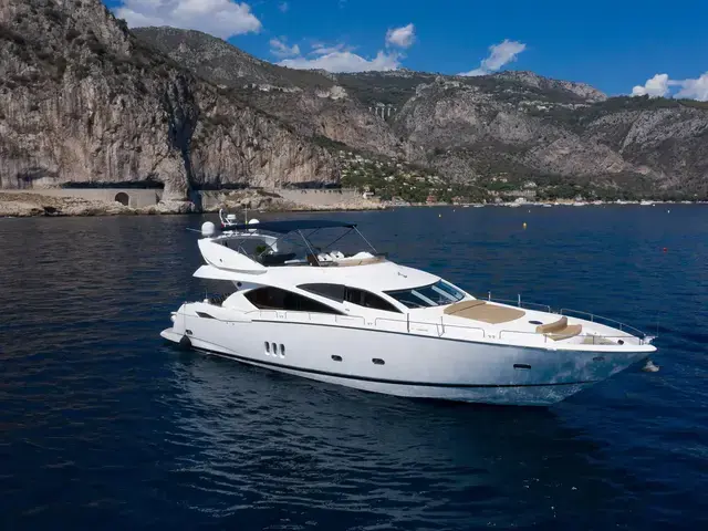 Sunseeker Predator 82