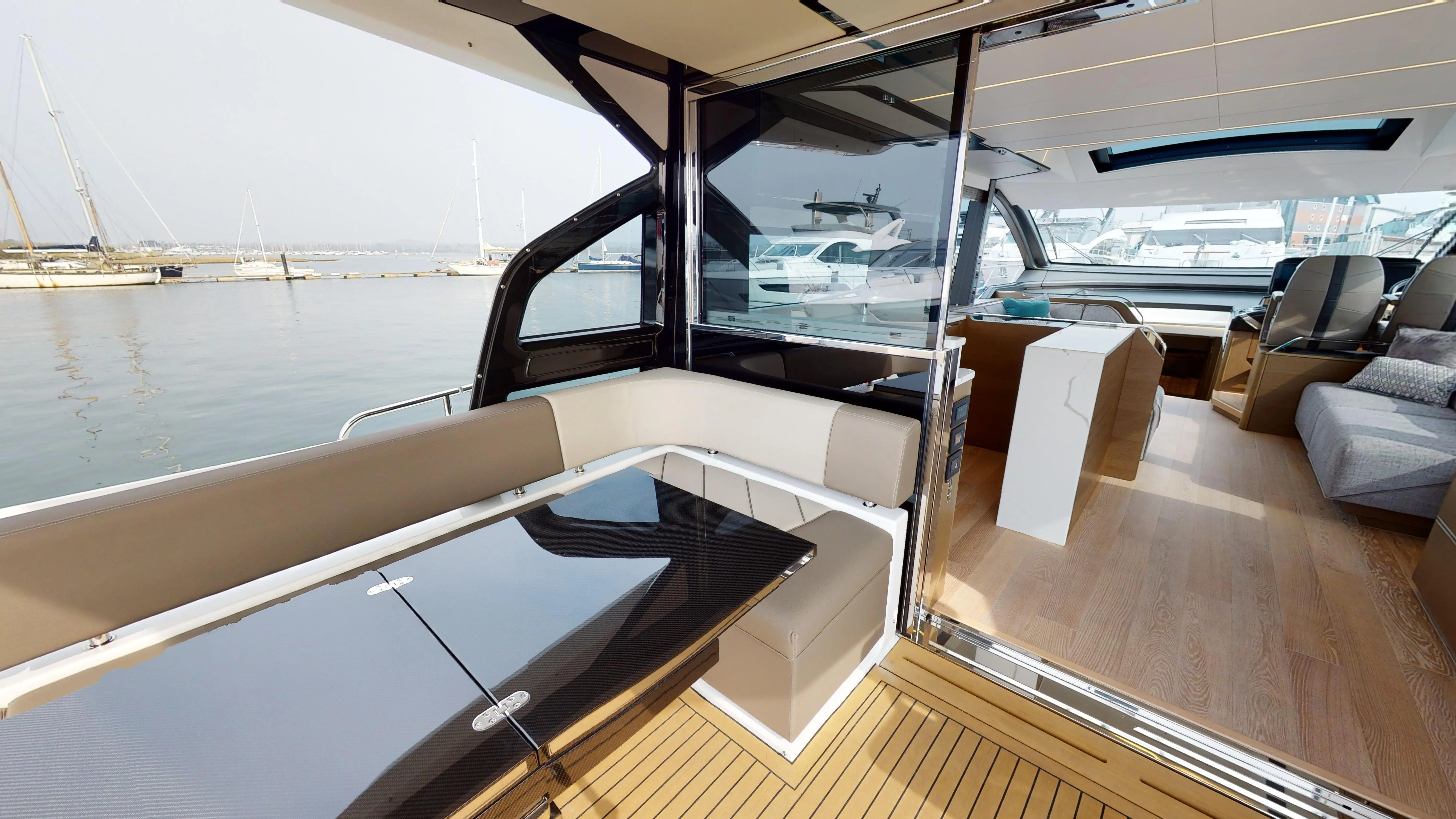 2022 Sunseeker sport yacht 65